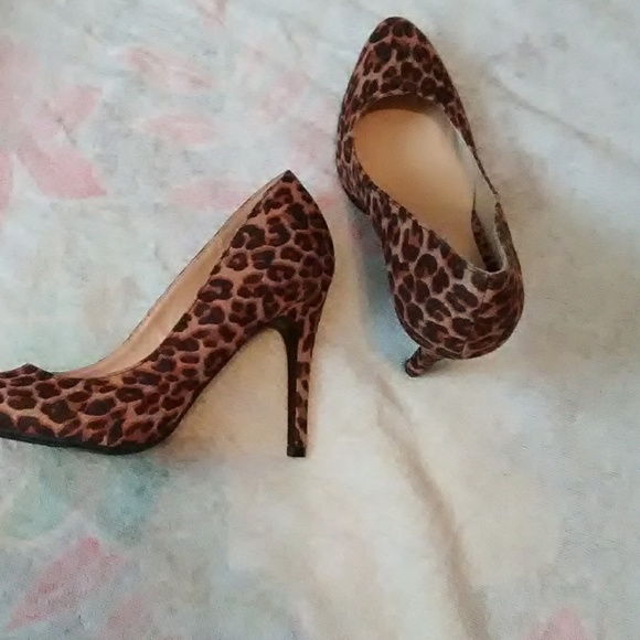 Shoes - Picture 2 of 4